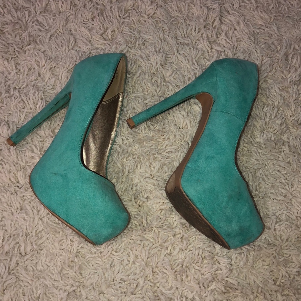 Heels - Picture 3 of 7